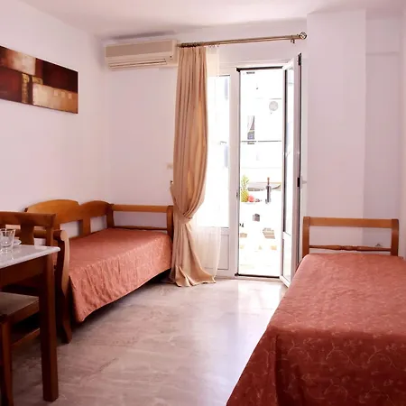 Irini Aparthotel 2*