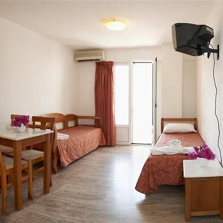 Irini Aparthotel 2*