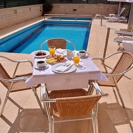 Irini Aparthotel 2*