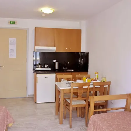 Aparthotel Irini