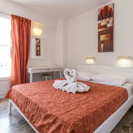 Irini Aparthotel 2*